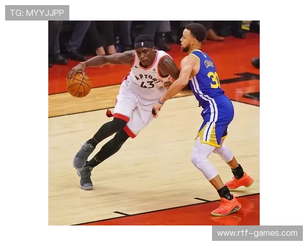 西亚卡姆季后赛爆发！关键战砍下30+10引领球队逆袭